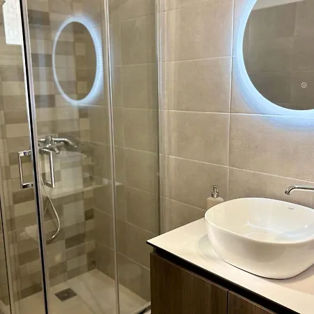 Origins Iii Modern Seaside In * Píszo Livádi