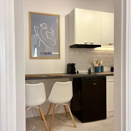 Apartman Origins Iii Modern Seaside In