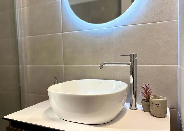 Origins Iii Modern Seaside In ピソ ・リバディ