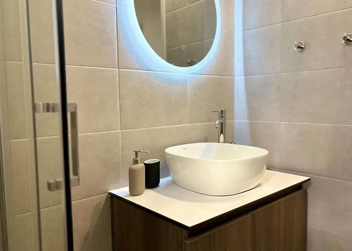 Origins Iii Modern Seaside In * Píszo Livádi